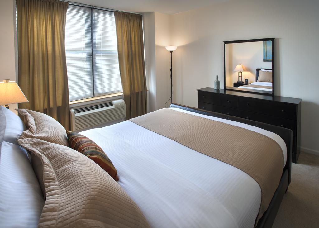 Grove Pointe - A Premier Furnished Apartment เจอร์ซีย์ซิตี้ ภายนอก รูปภาพ