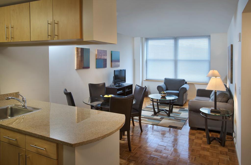 Grove Pointe - A Premier Furnished Apartment เจอร์ซีย์ซิตี้ ห้อง รูปภาพ