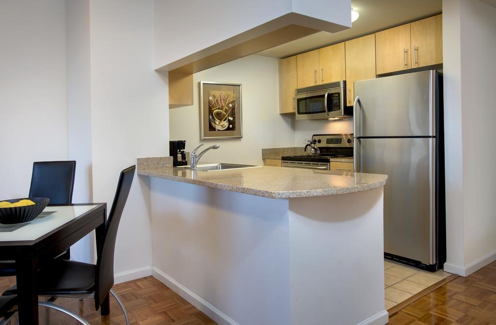 Grove Pointe - A Premier Furnished Apartment เจอร์ซีย์ซิตี้ ภายนอก รูปภาพ